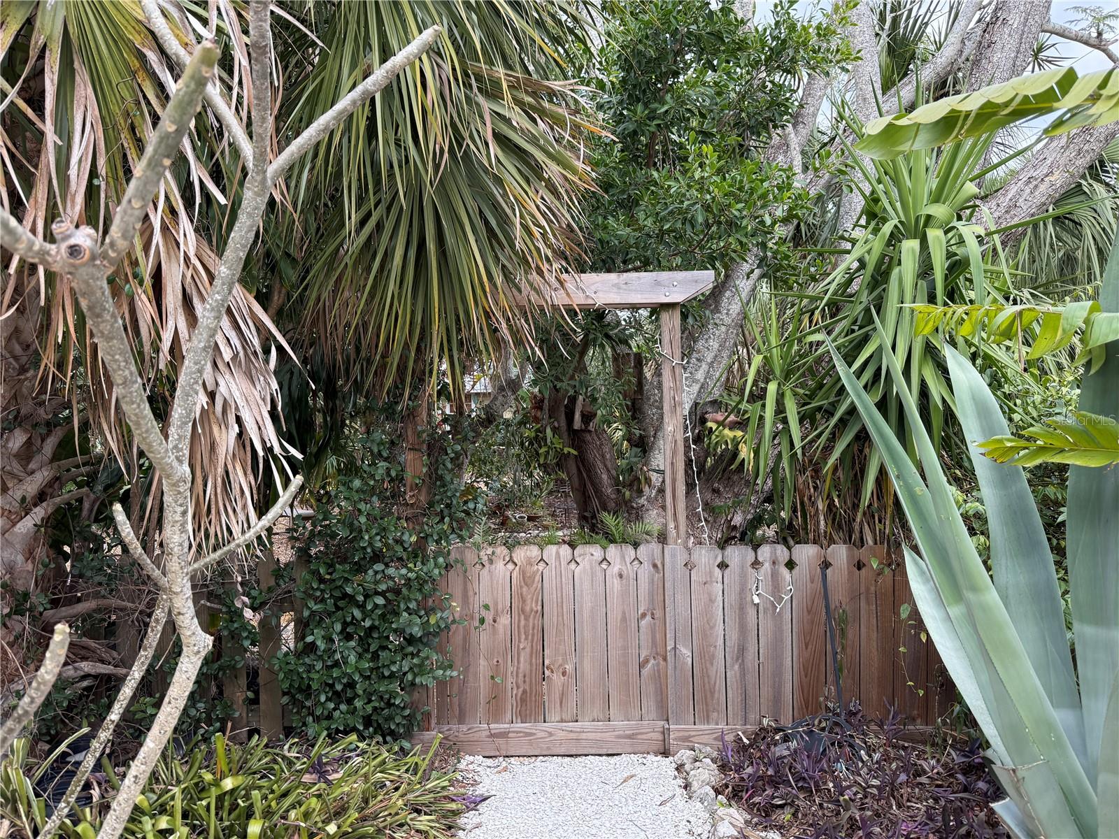 BAYOU OAKS - Residential