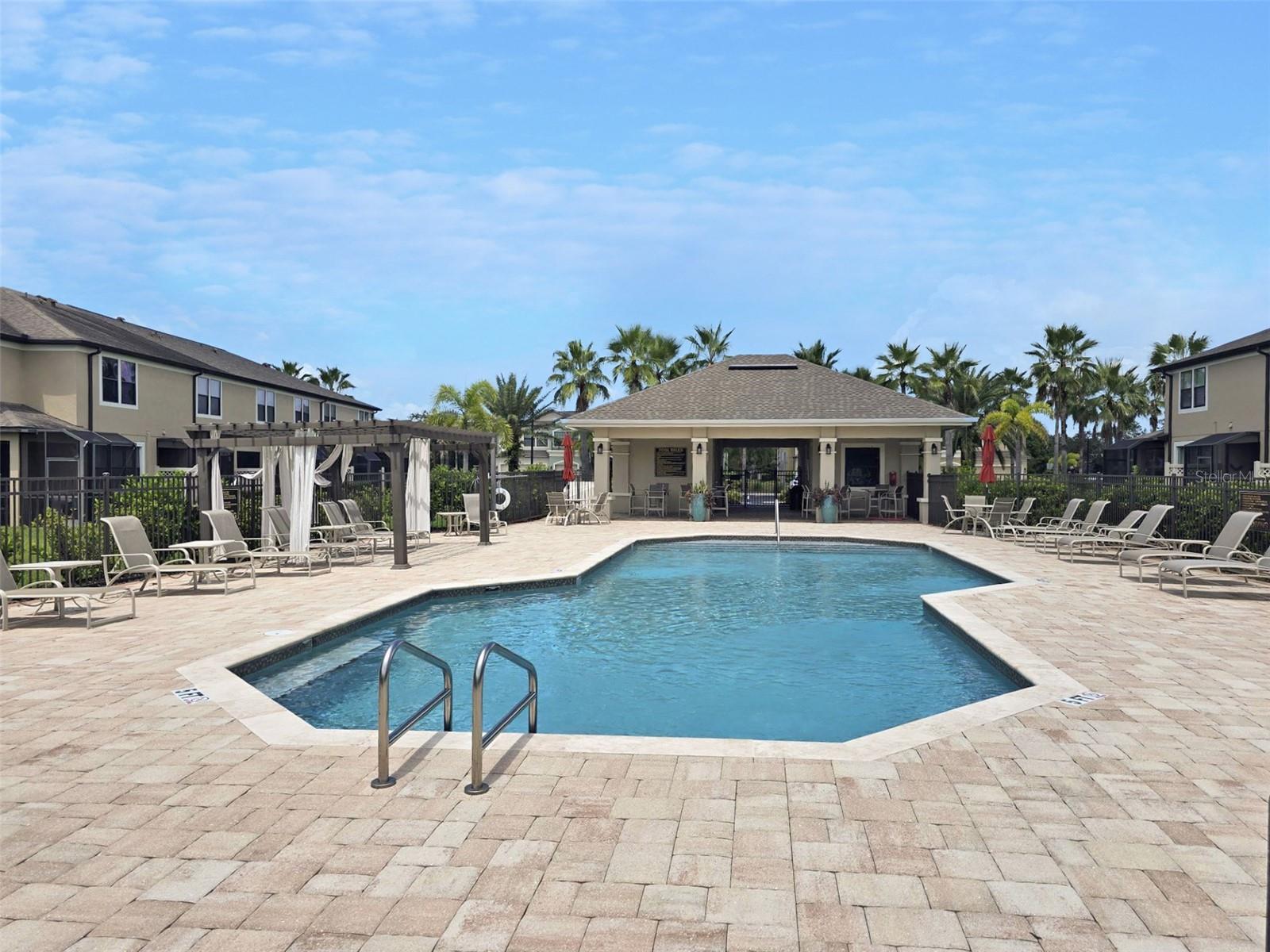 CREEKWOOD TOWNHOMES - Residential Lease