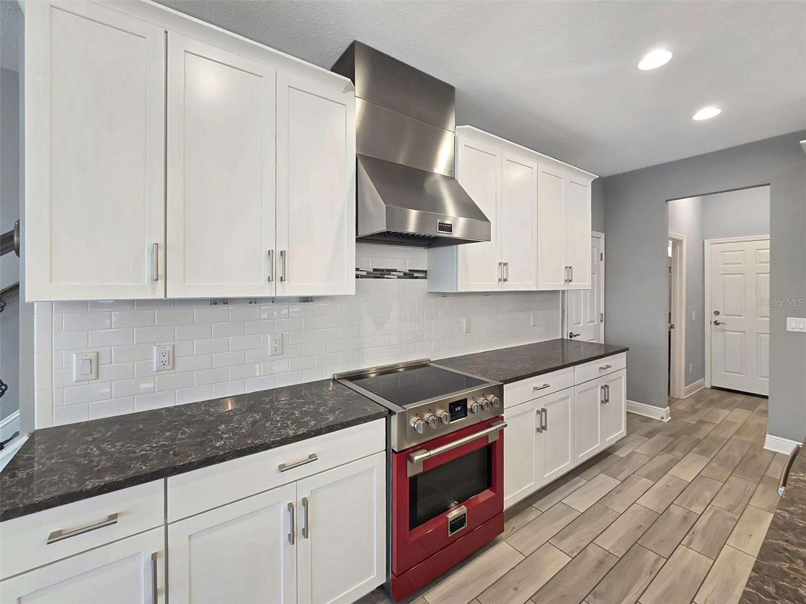 CREEKWOOD TOWNHOMES - Residential Lease