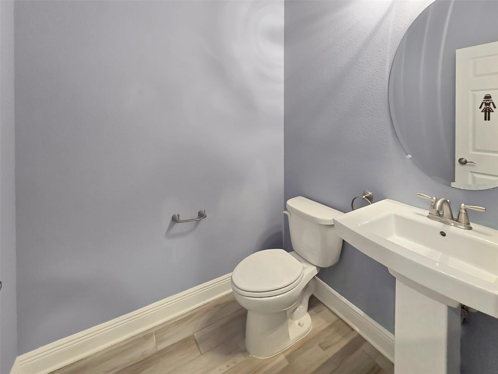 CREEKWOOD TOWNHOMES - Residential Lease