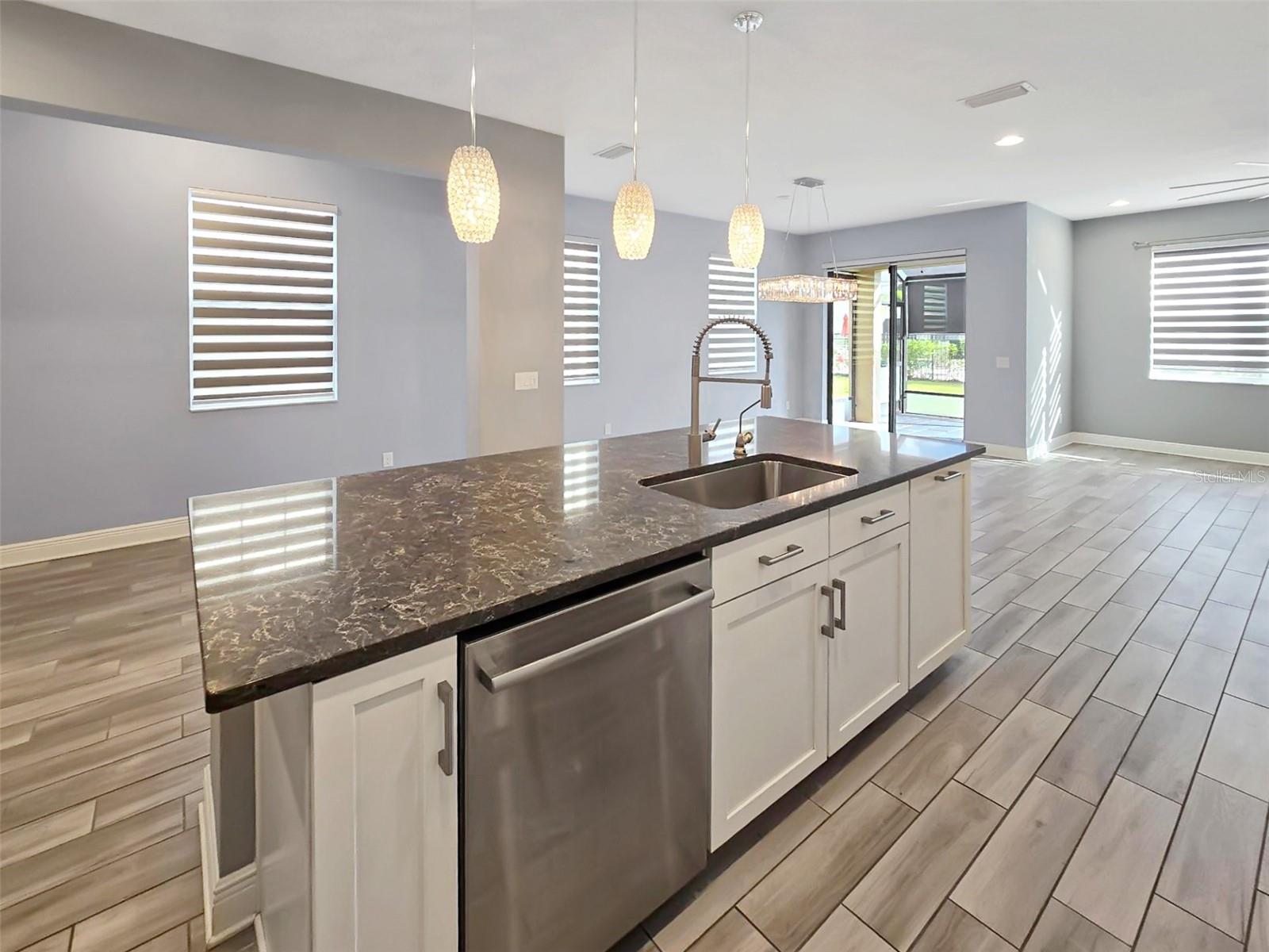 CREEKWOOD TOWNHOMES - Residential Lease