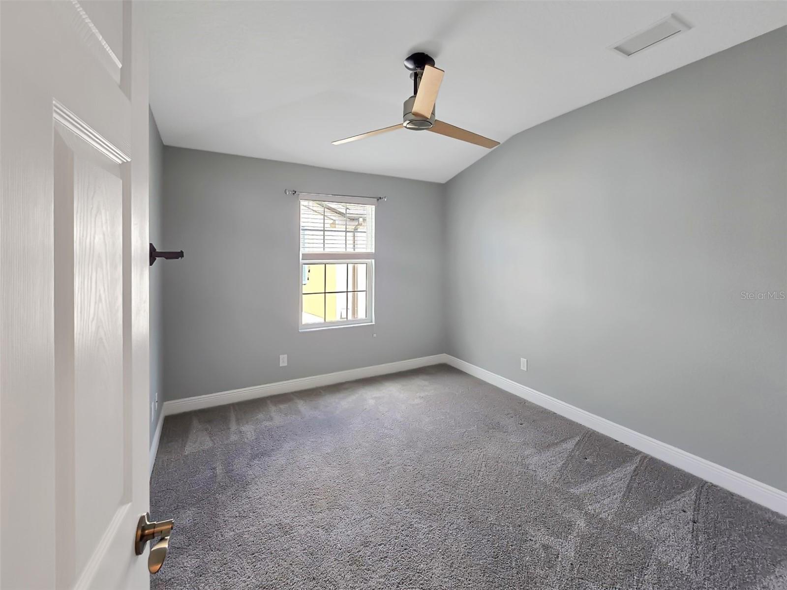 CREEKWOOD TOWNHOMES - Residential Lease