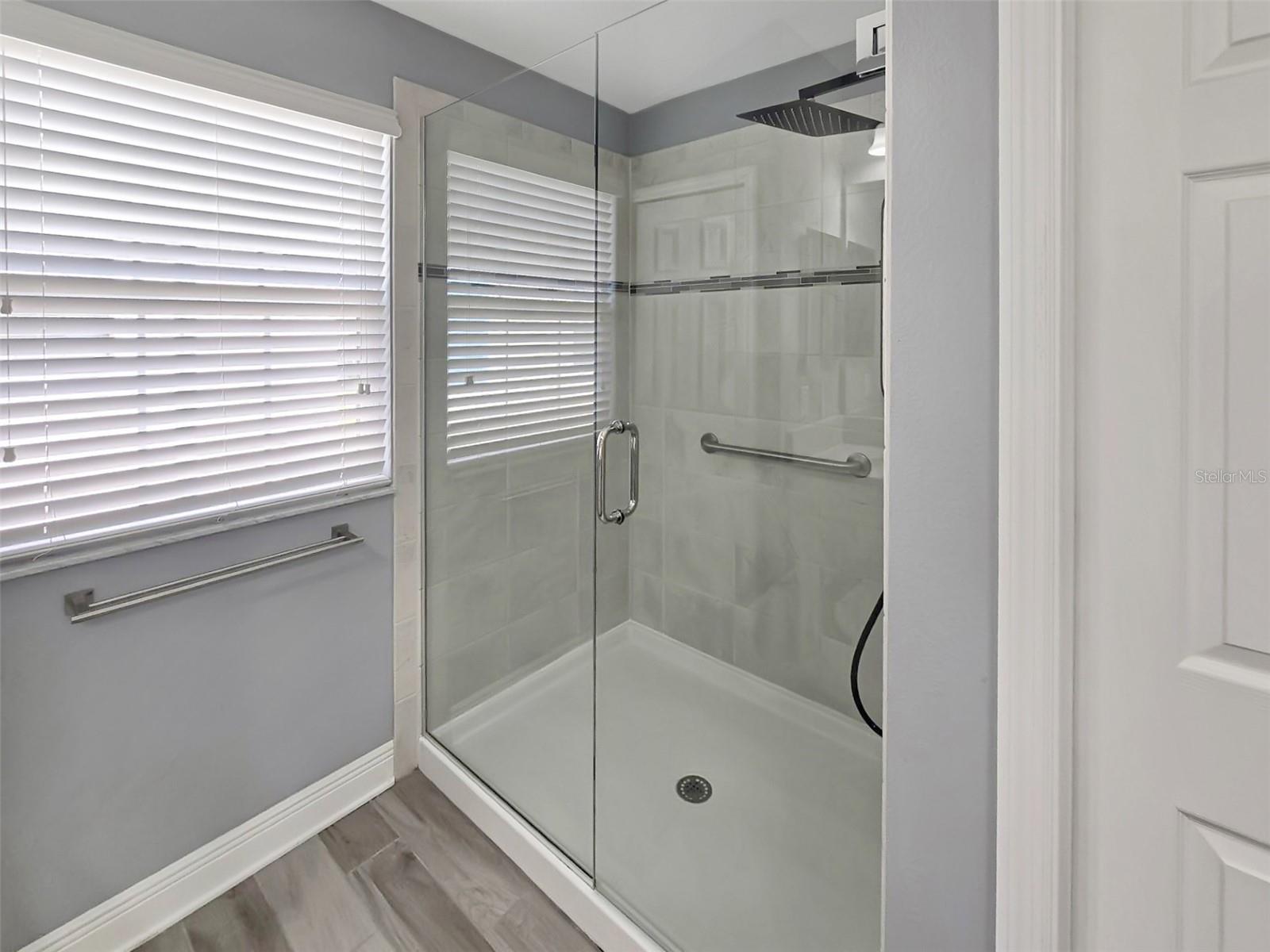 CREEKWOOD TOWNHOMES - Residential Lease
