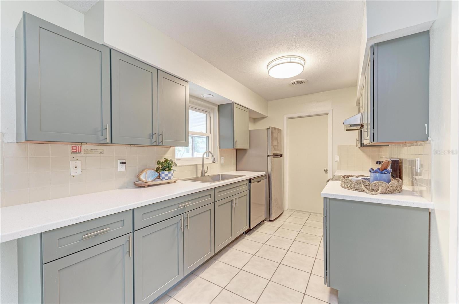 1507 S VENICE BOULEVARD, VENICE, FL, 34293 4 1507 S VENICE BOULEVARD