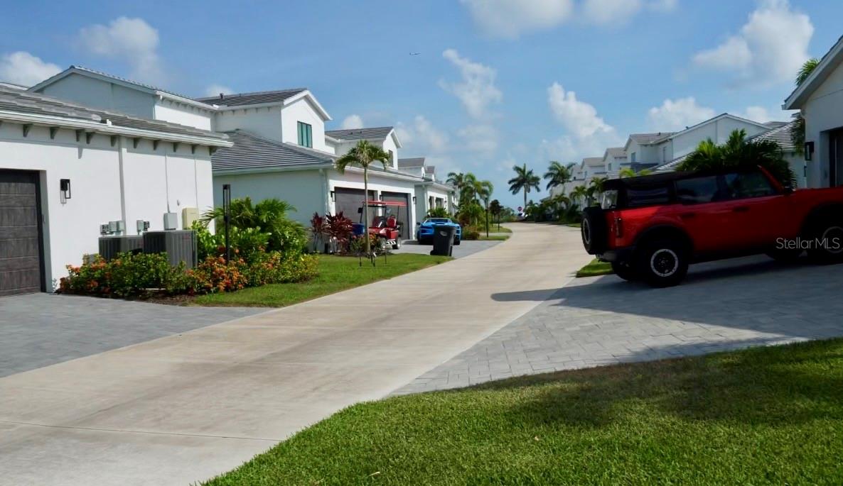 6003 CAT CLAW LANE