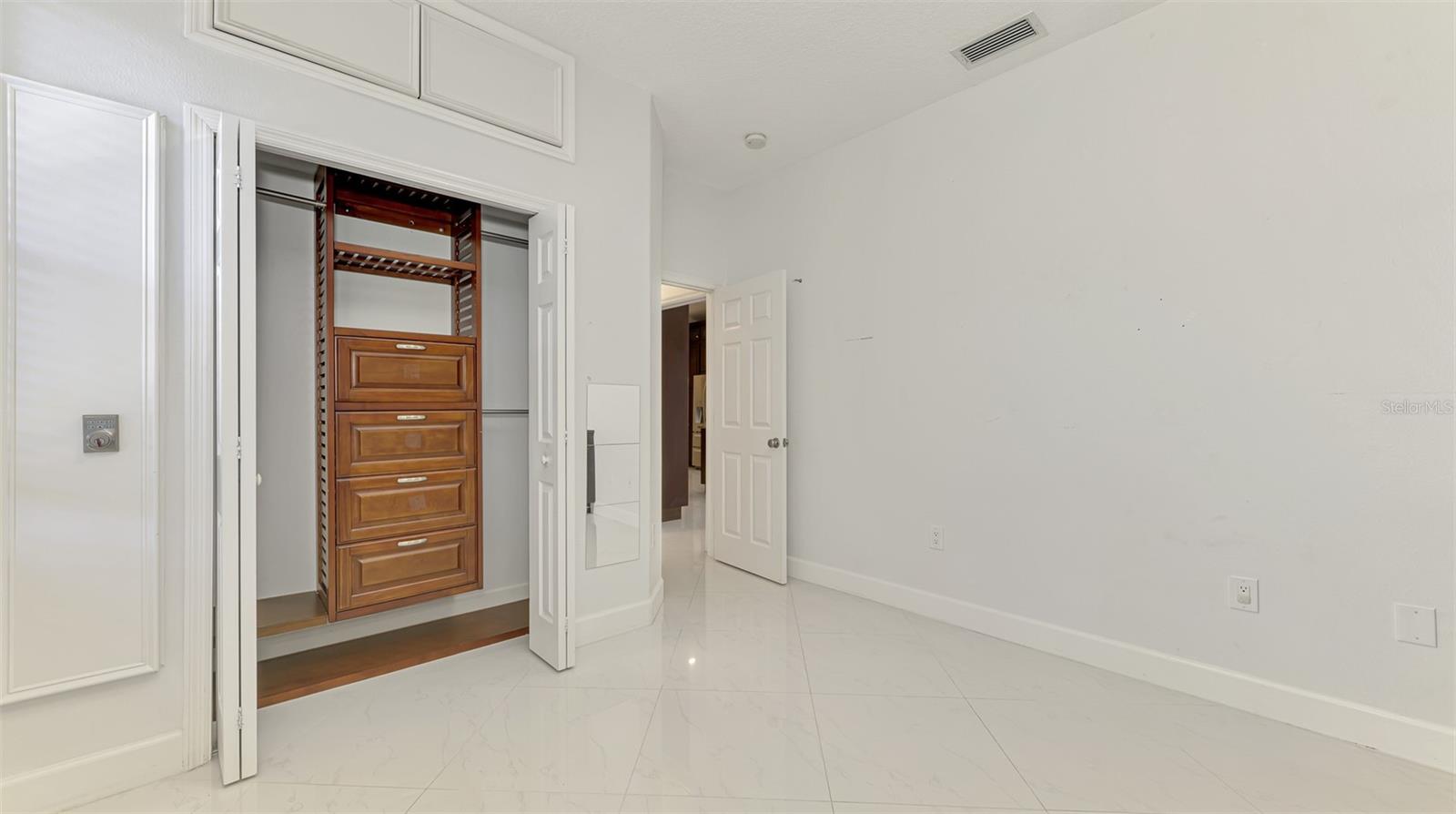 OAKLEAF - Residential