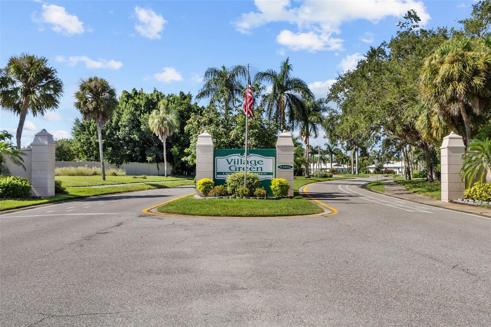 VILLAGE GREEN OF BRADENTON SEC 8 - Residential