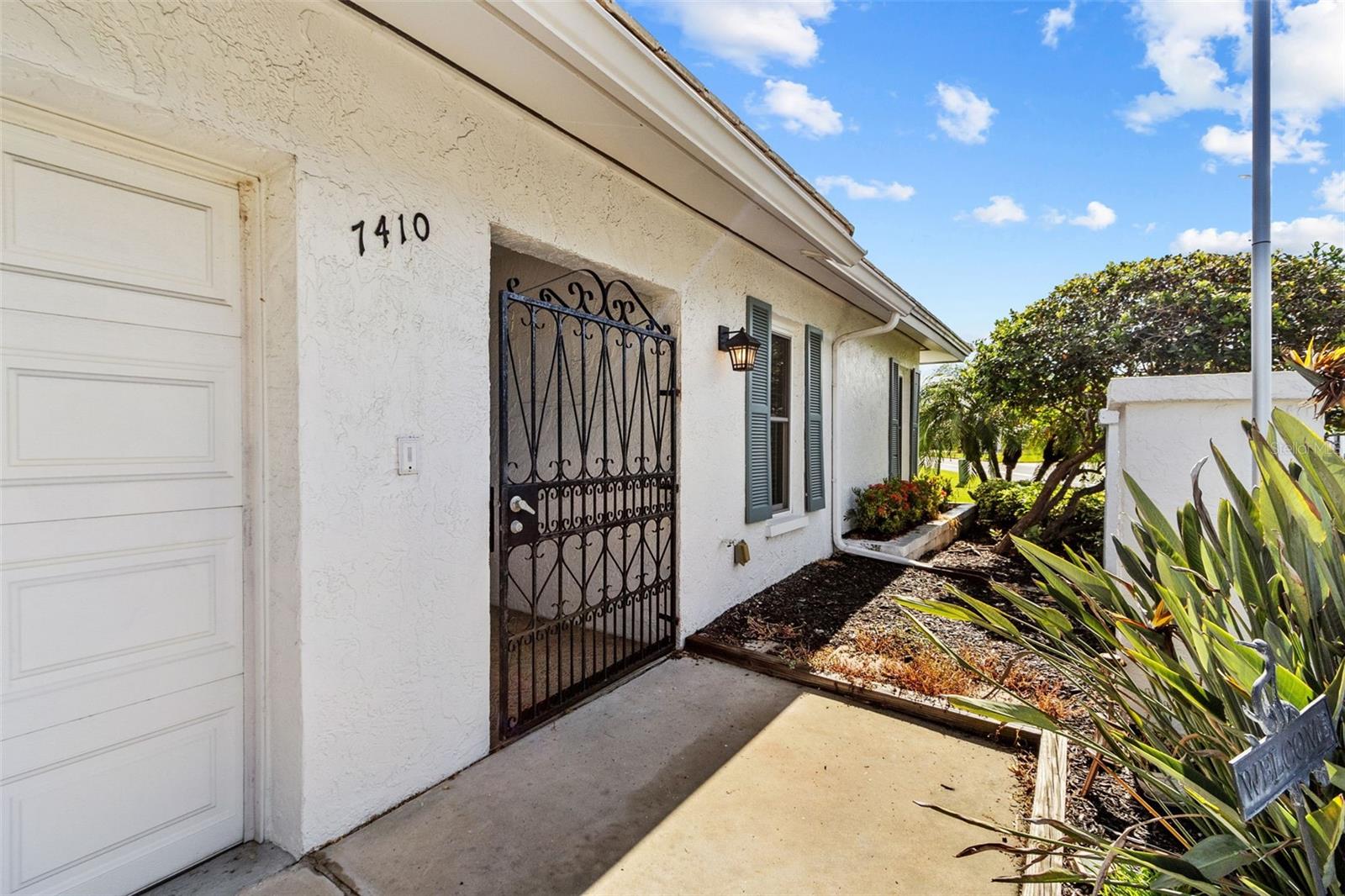 VILLAGE GREEN OF BRADENTON SEC 8 - Residential