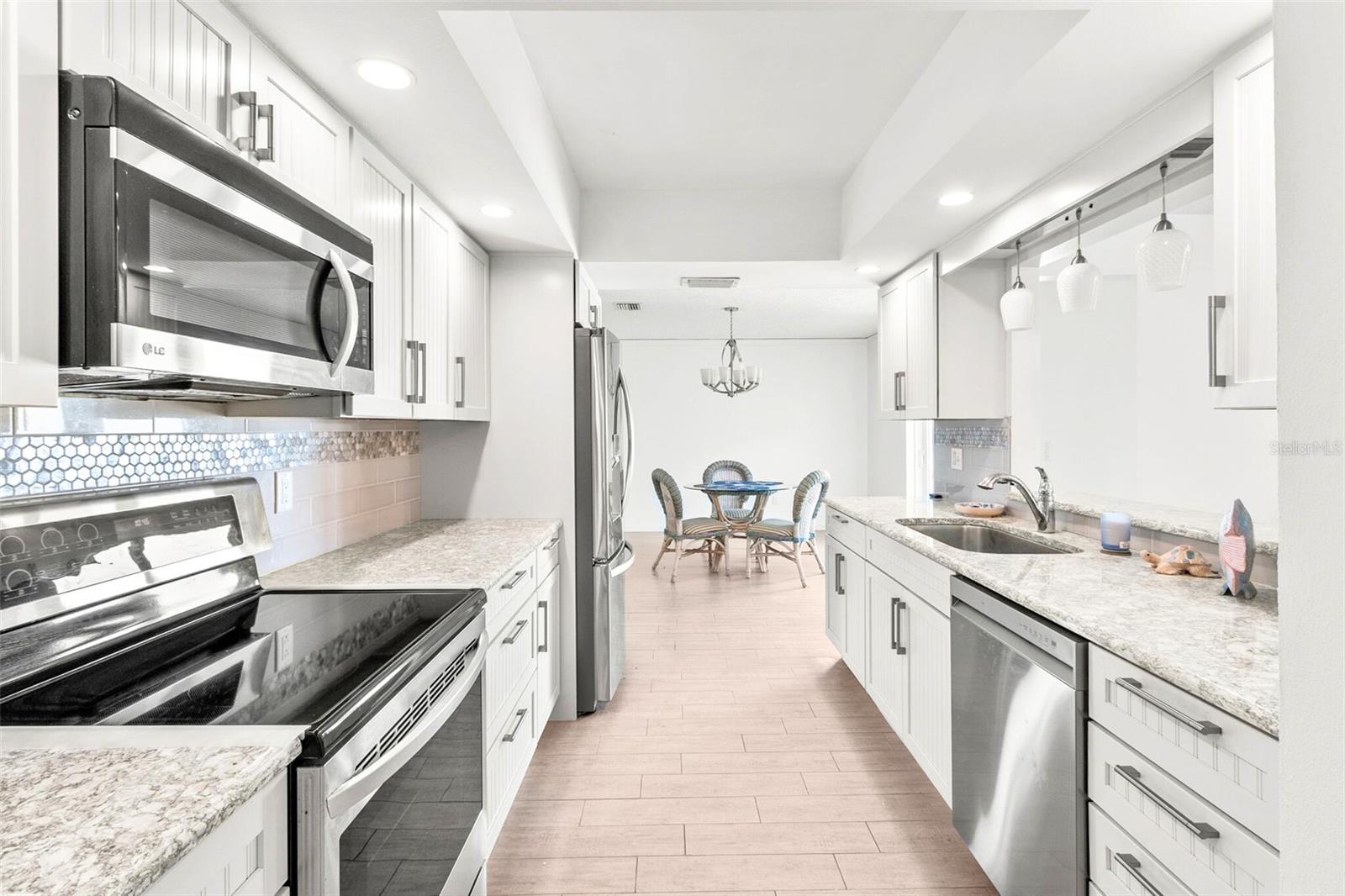 VILLAGE GREEN OF BRADENTON SEC 8 - Residential