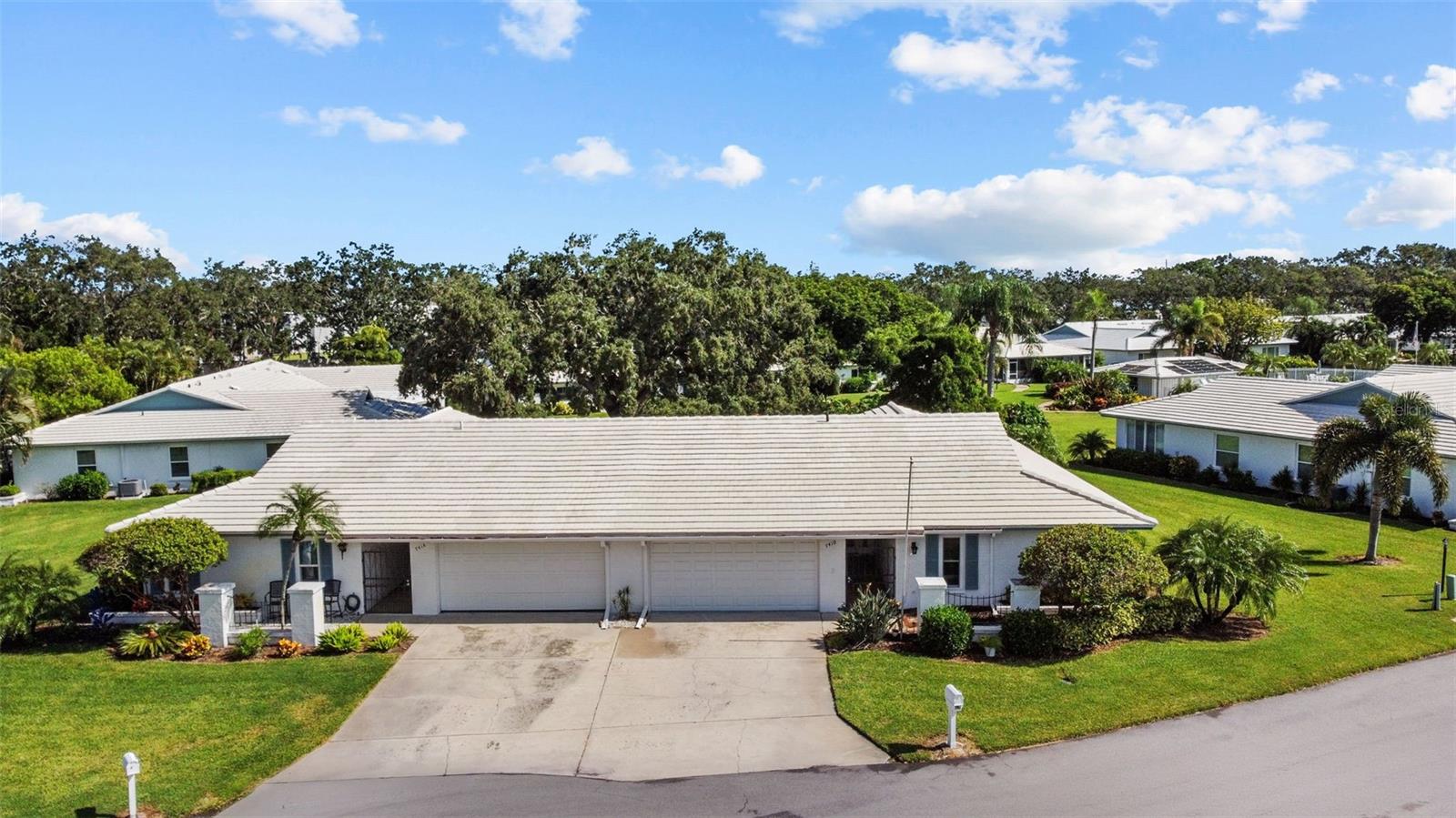 VILLAGE GREEN OF BRADENTON SEC 8 - Residential