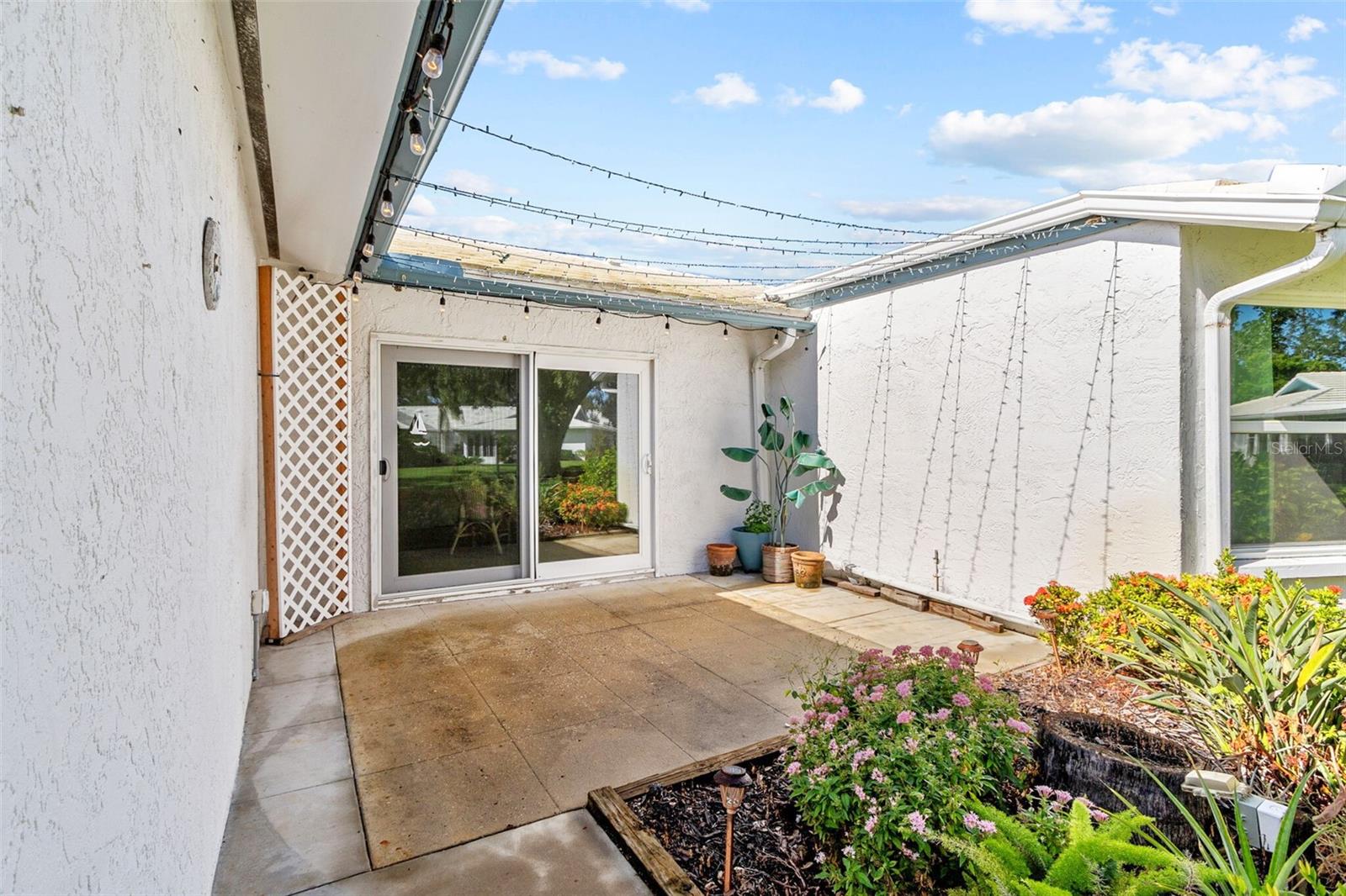 VILLAGE GREEN OF BRADENTON SEC 8 - Residential