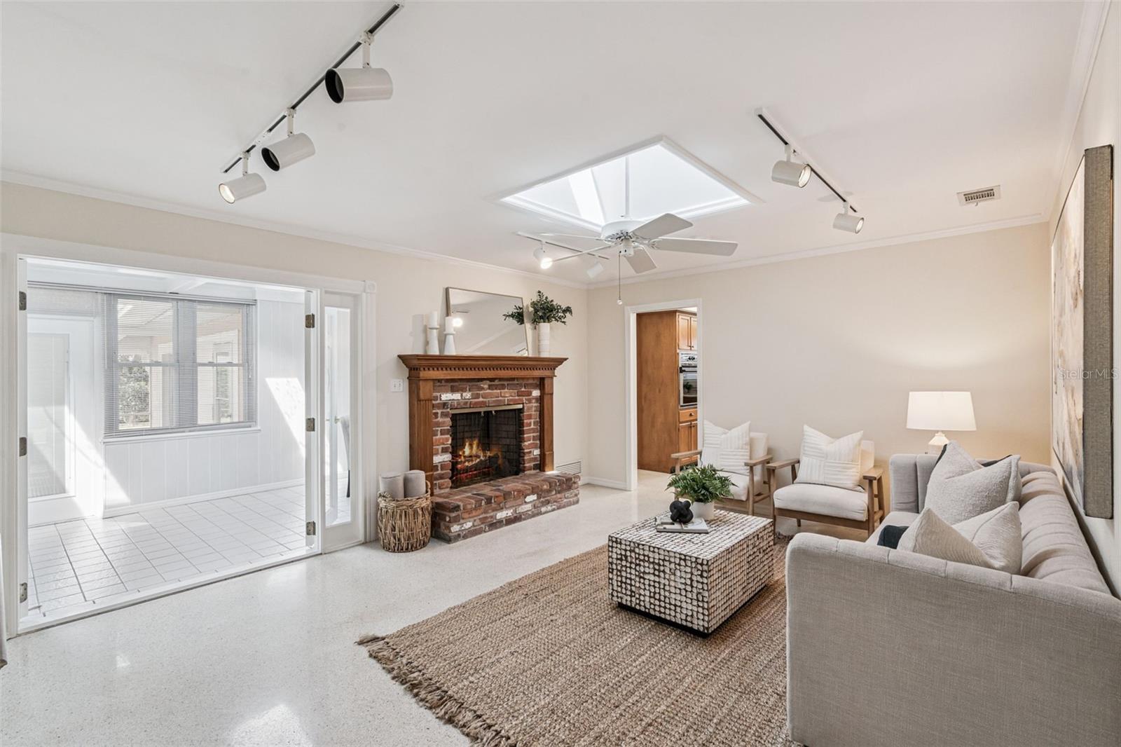 WILLIAMSBURG - Residential