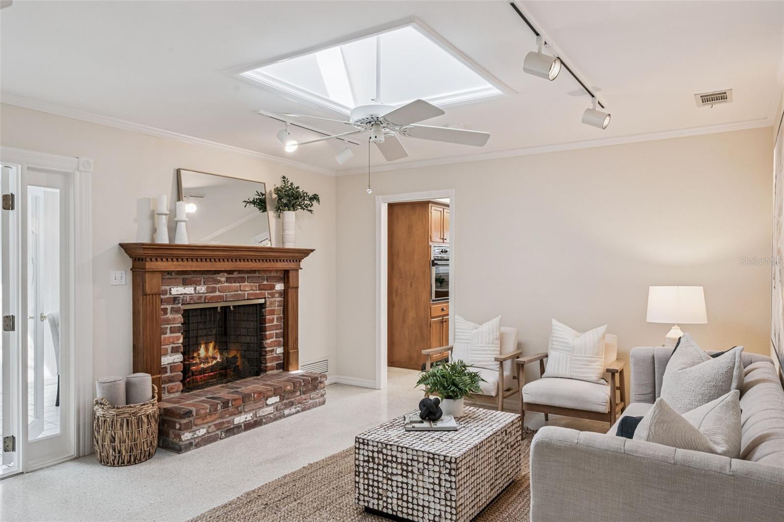 WILLIAMSBURG - Residential