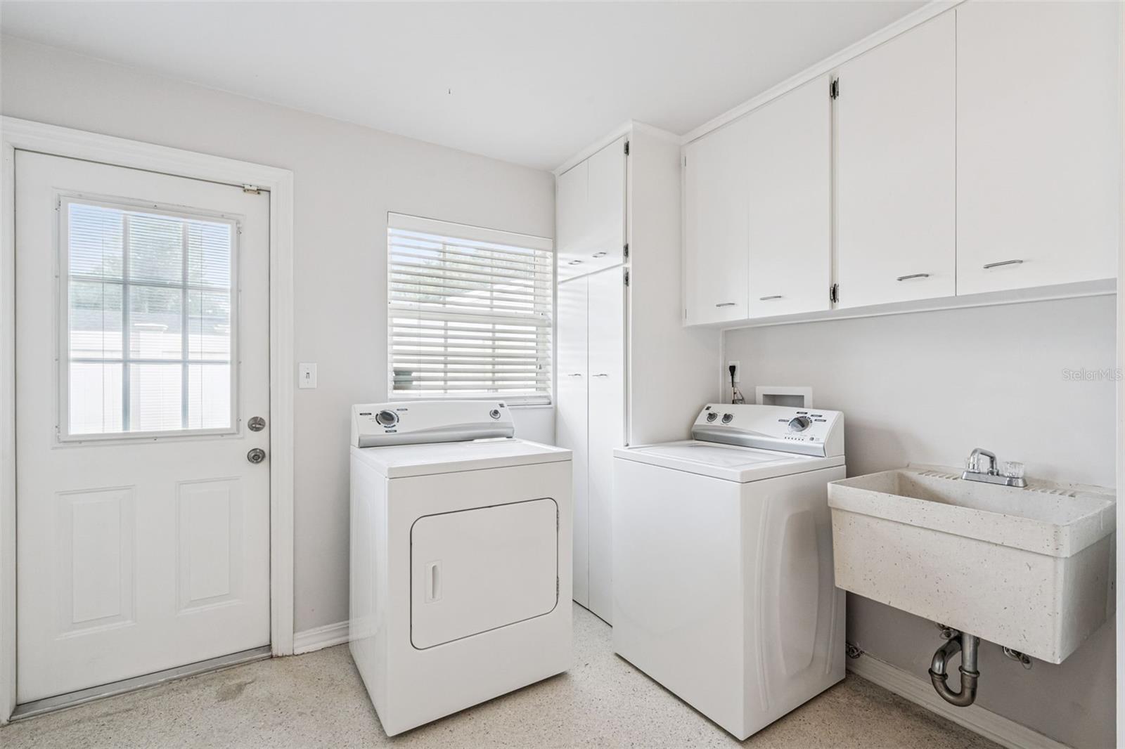 WILLIAMSBURG - Residential