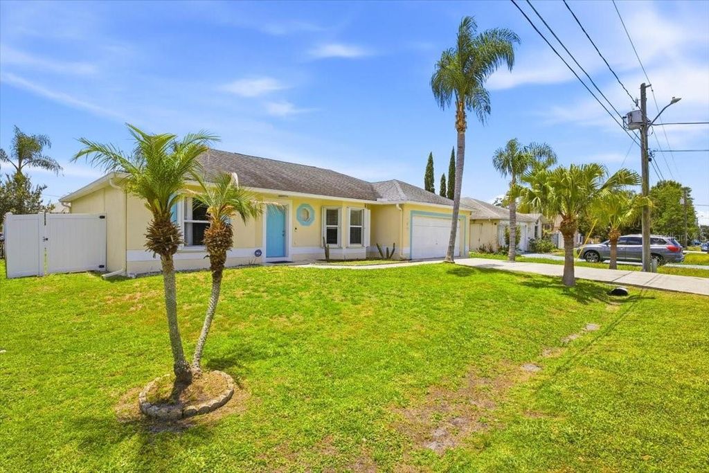 Photo of 182 Birmingham Drive, Kissimmee, FL 34758 (MLS # R4911296)