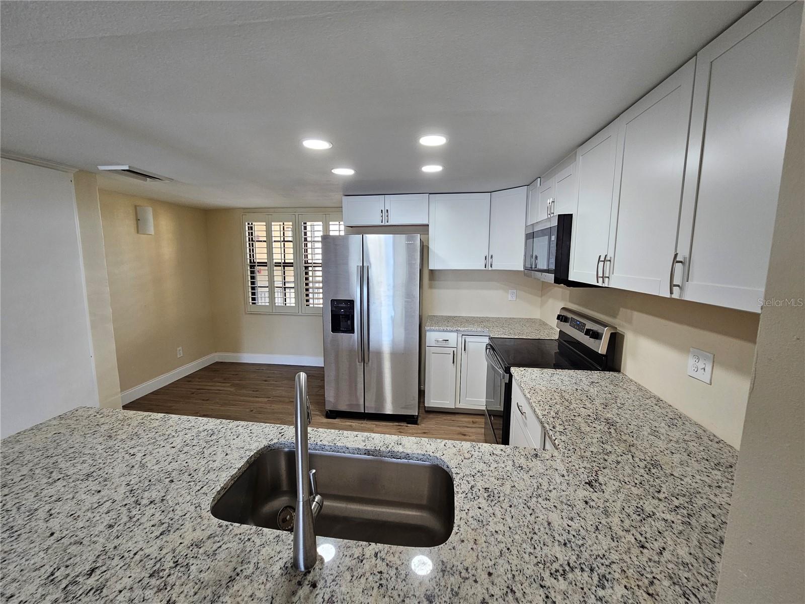 MARINA POINT PH 01 CONDO - Residential