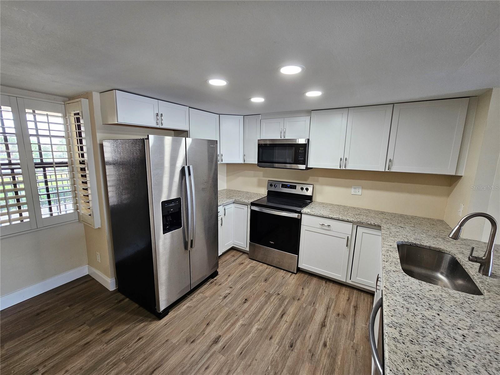MARINA POINT PH 01 CONDO - Residential
