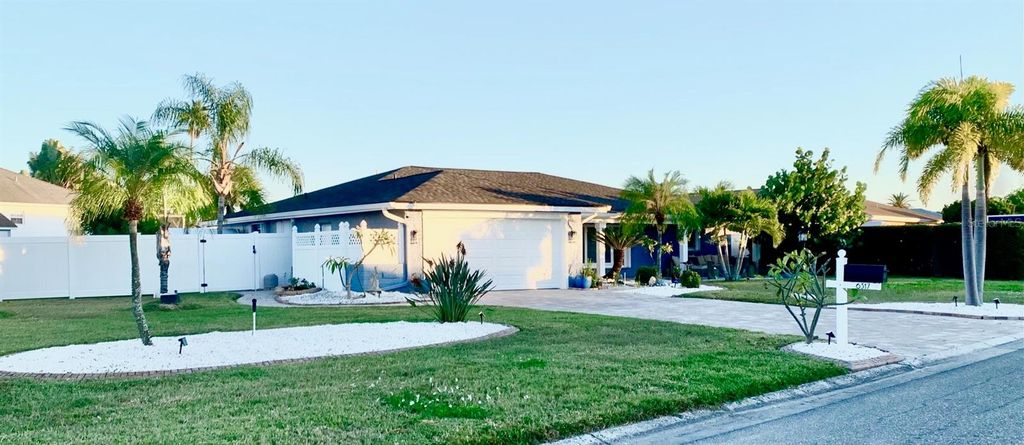 Photo of 6317 Wisteria Ln, Apollo Beach, FL 33572 (MLS # TB8489090)