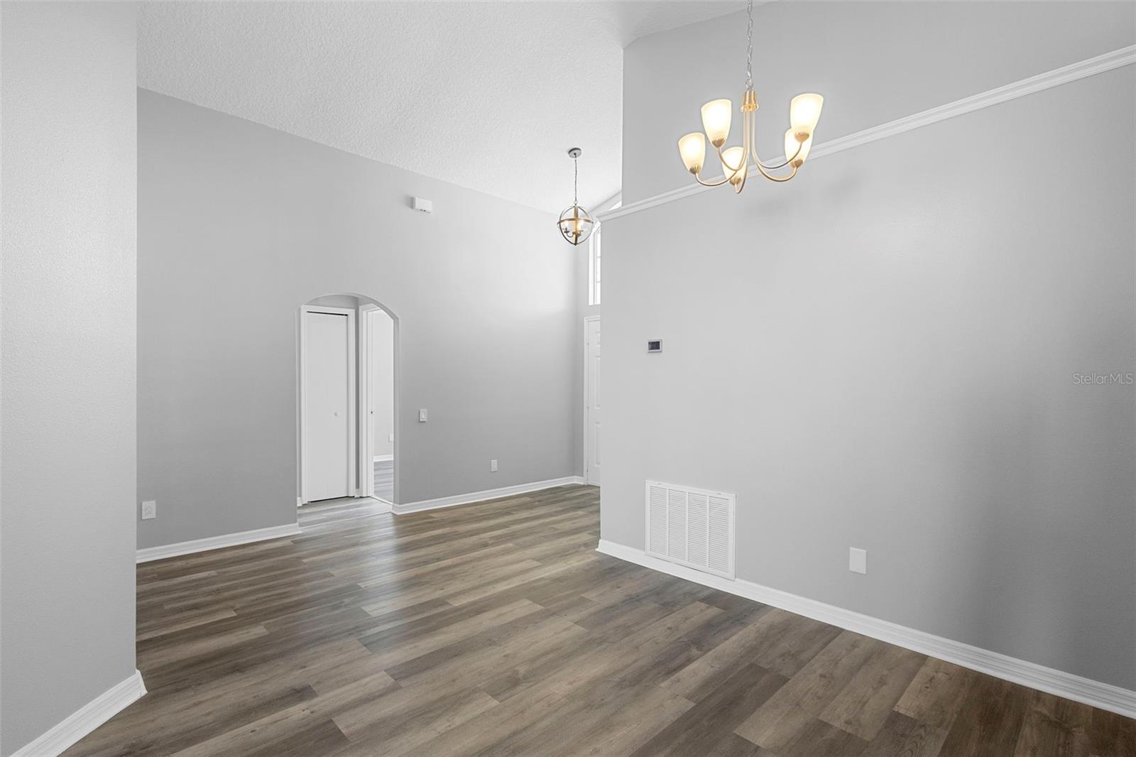 ALTAMONTE LANDING - Residential Lease