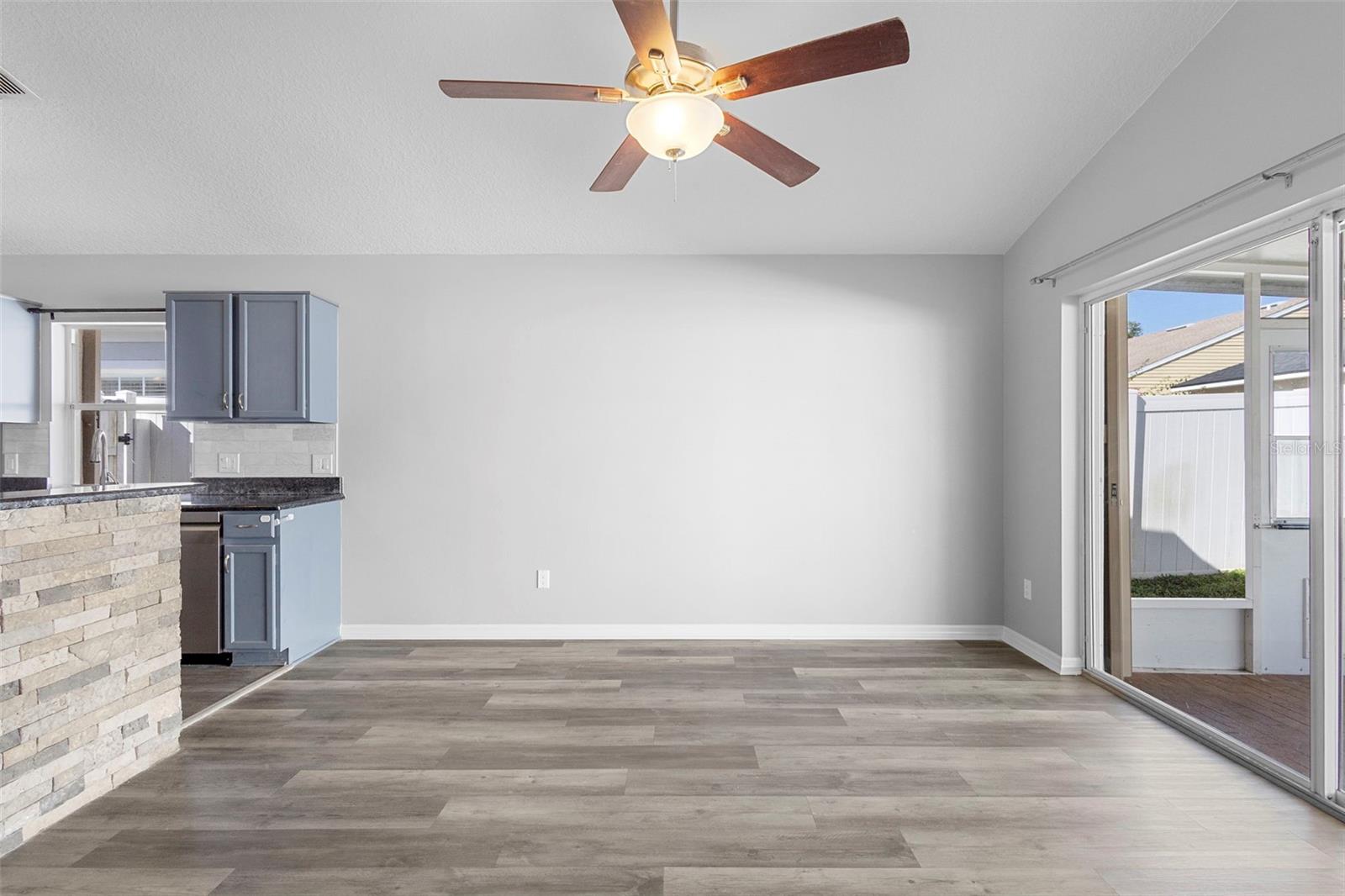 ALTAMONTE LANDING - Residential Lease