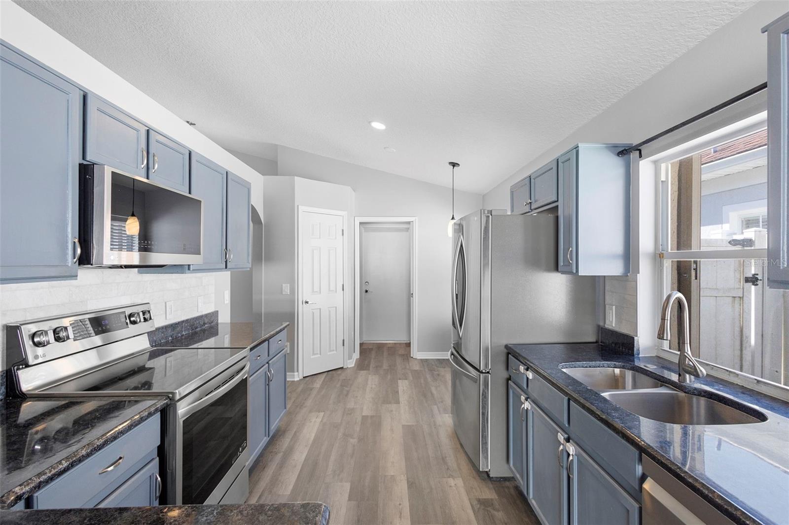 ALTAMONTE LANDING - Residential Lease