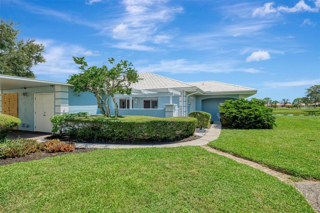 Photo of 420 Wexford Circle #124, Venice, FL 34293 (MLS # N6140097)