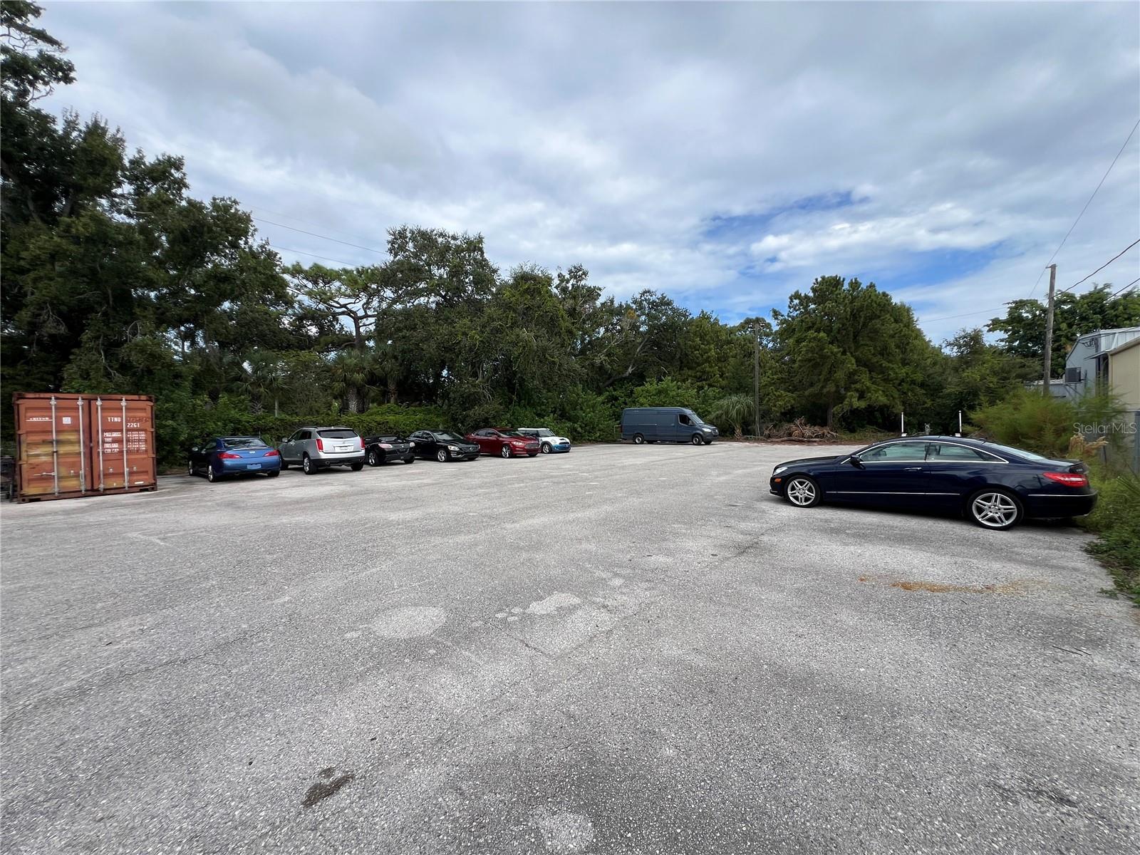PINELLAS GROVES - Commercial Sale