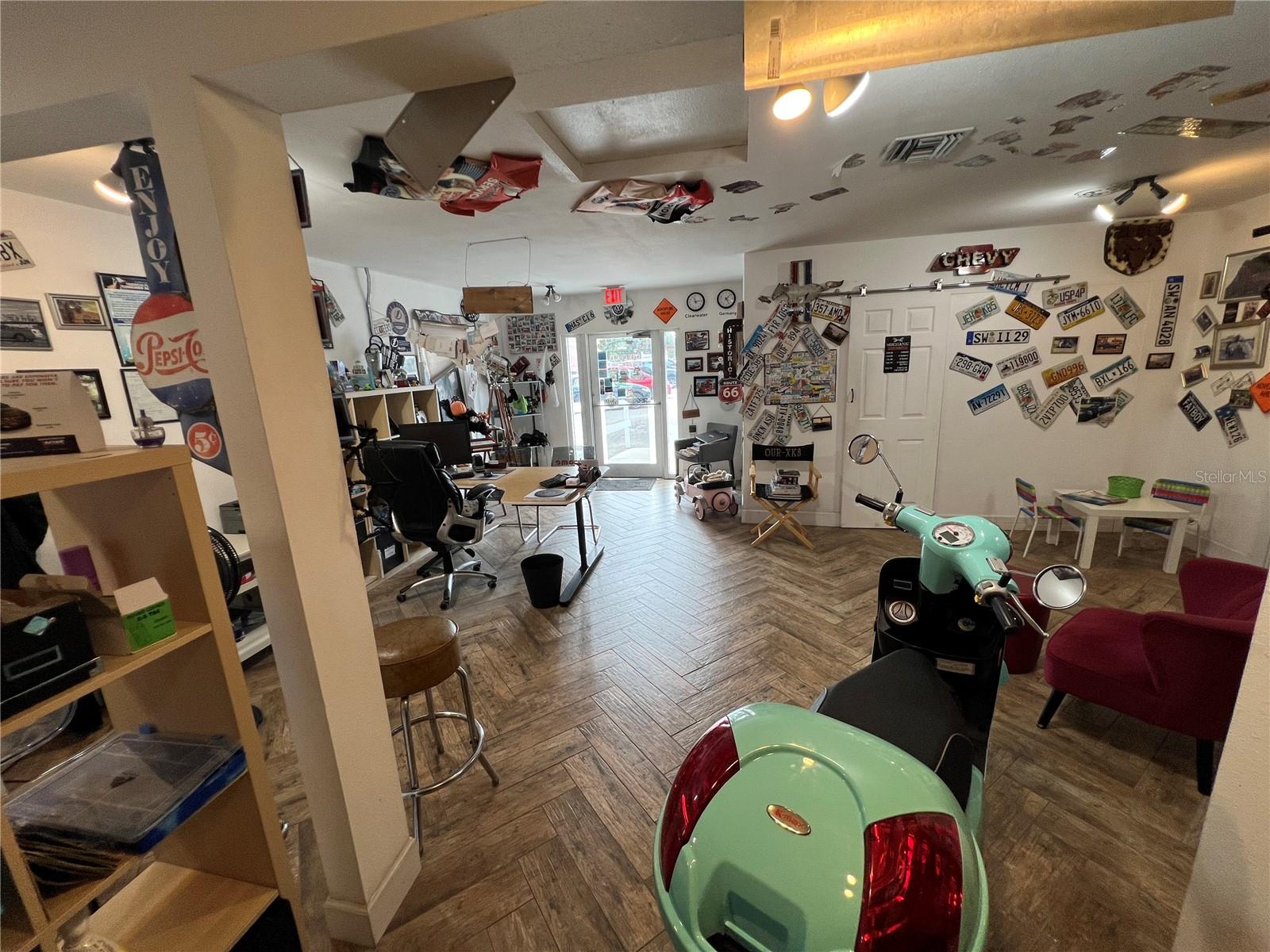 PINELLAS GROVES - Commercial Sale