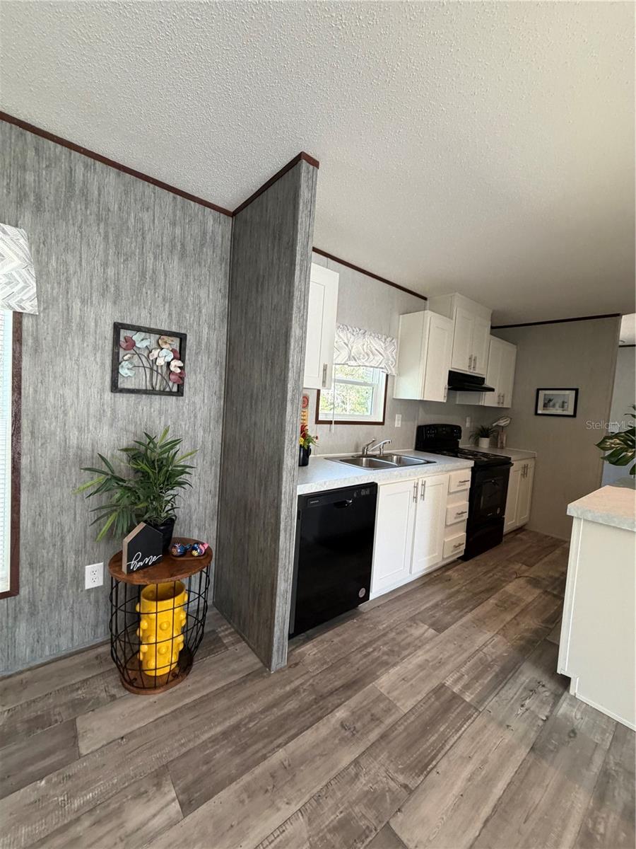 HOLIDAY HEIGHTS UNIT 02 - Residential