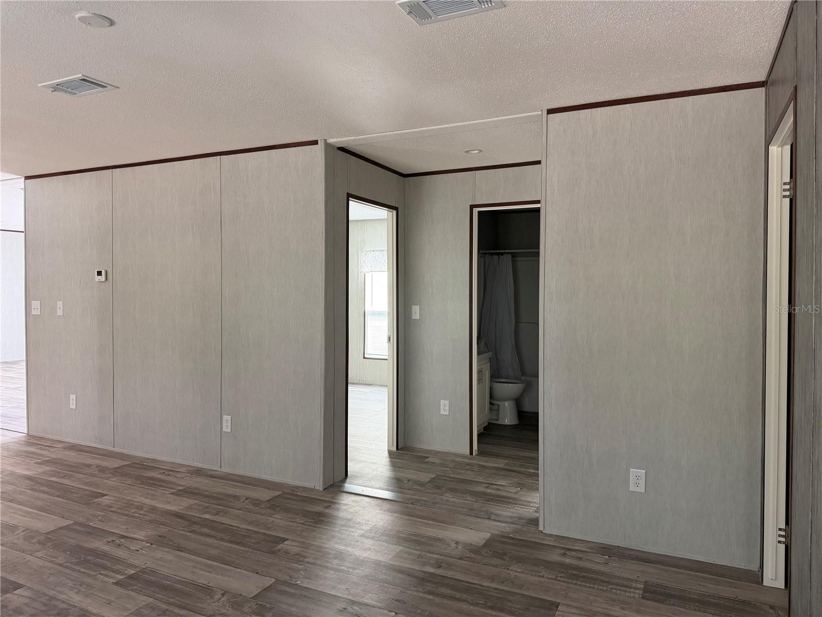 HOLIDAY HEIGHTS UNIT 02 - Residential