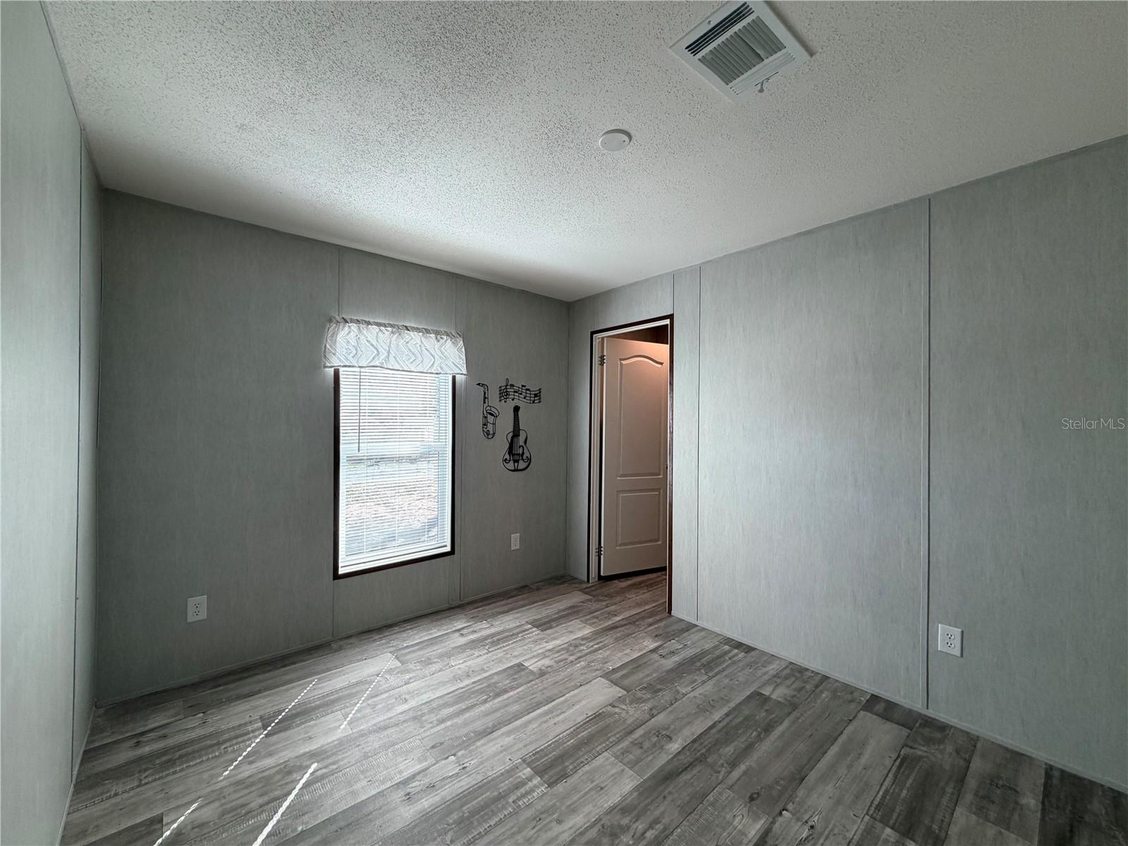 HOLIDAY HEIGHTS UNIT 02 - Residential