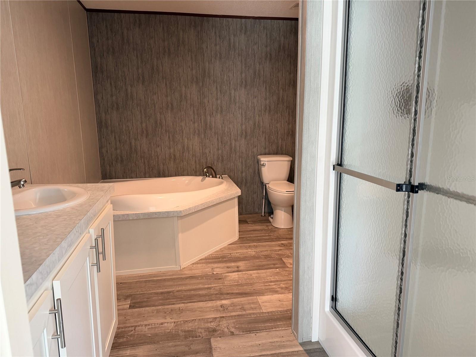 HOLIDAY HEIGHTS UNIT 02 - Residential