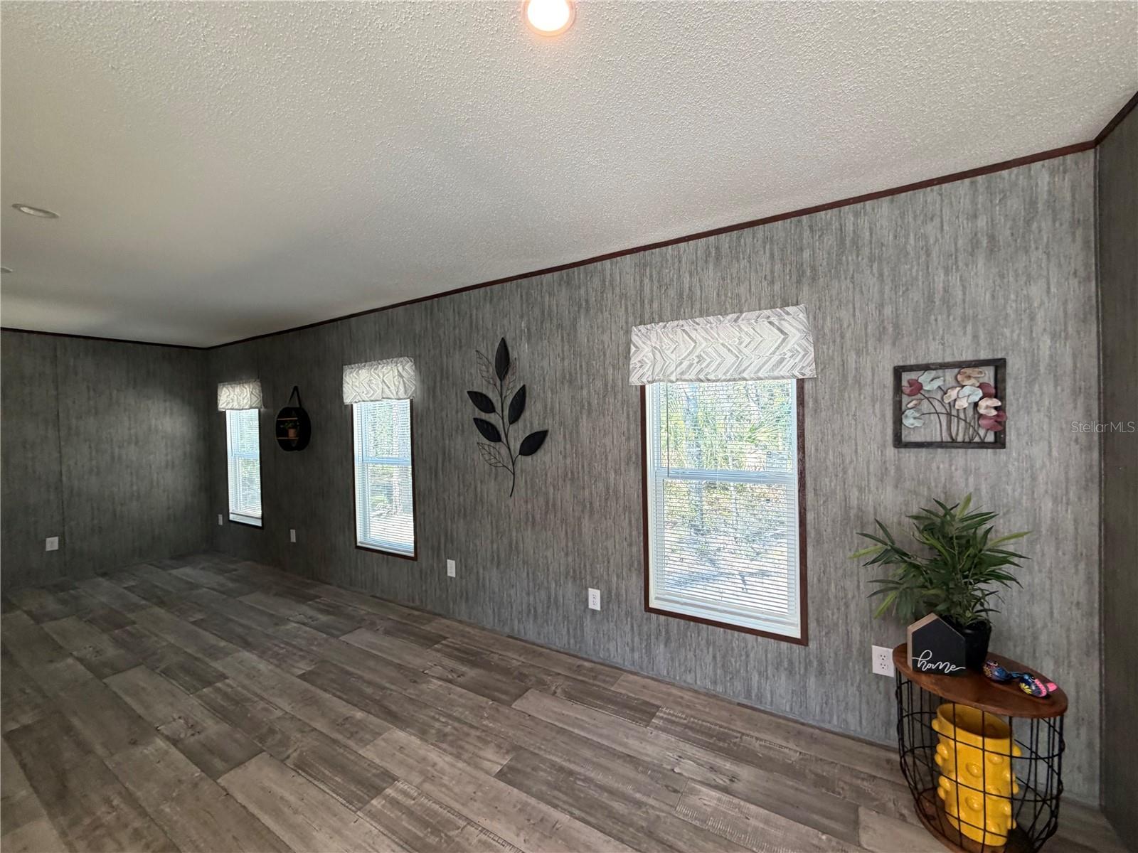 HOLIDAY HEIGHTS UNIT 02 - Residential