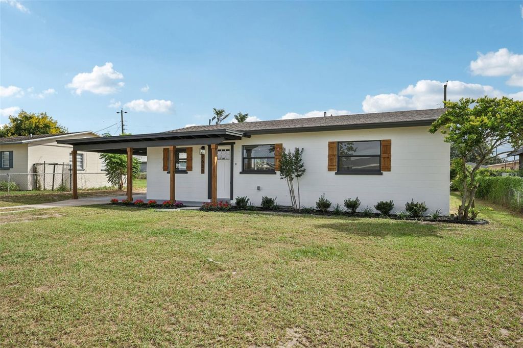 Photo of 2633 Royal Drive, Lakeland, FL 33801 (MLS # L4955816)