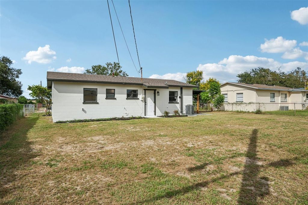 Photo of 2633 Royal Drive, Lakeland, FL 33801 (MLS # L4955816)