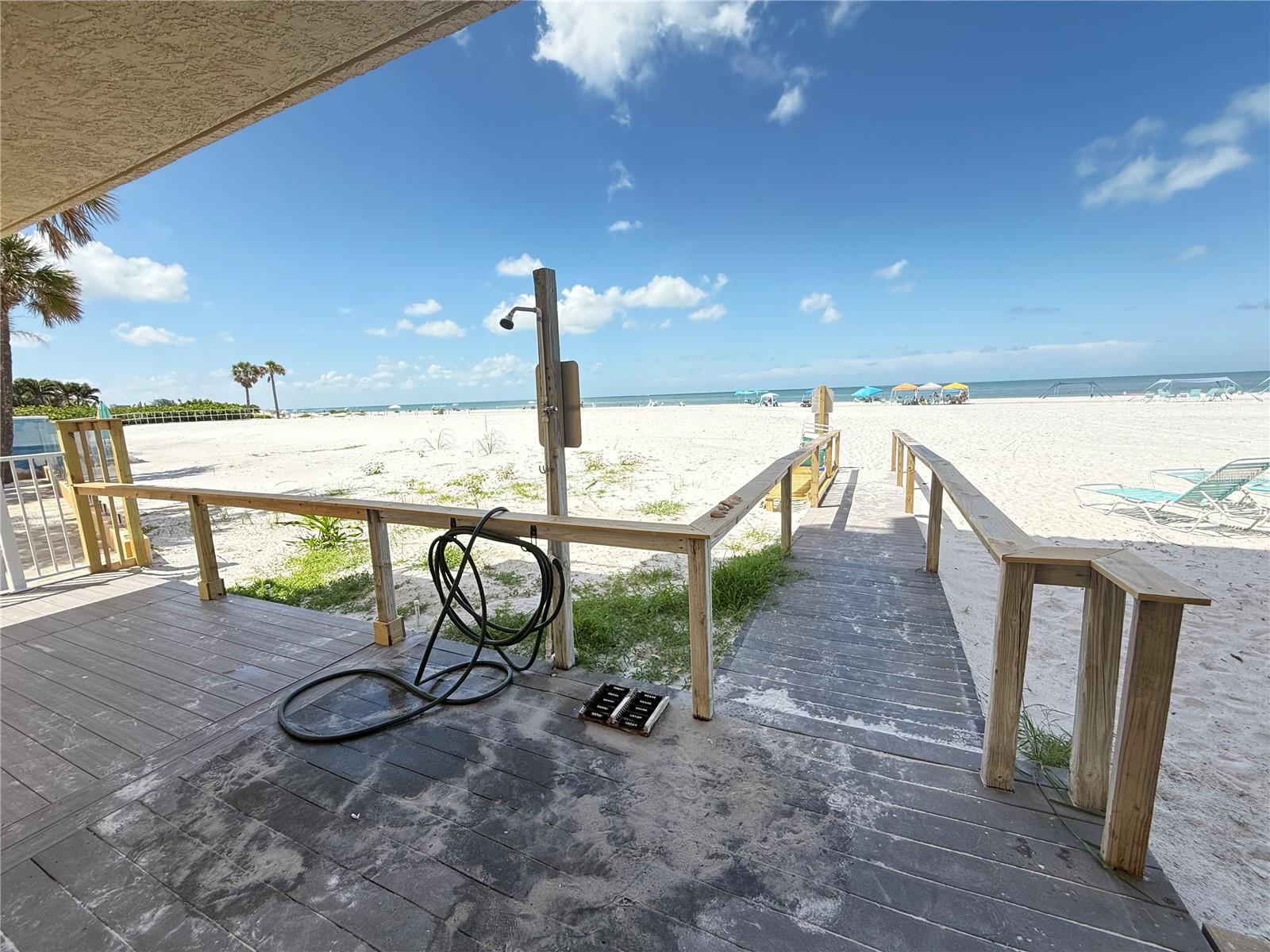 COLLWOOD THE CONDO - Residential