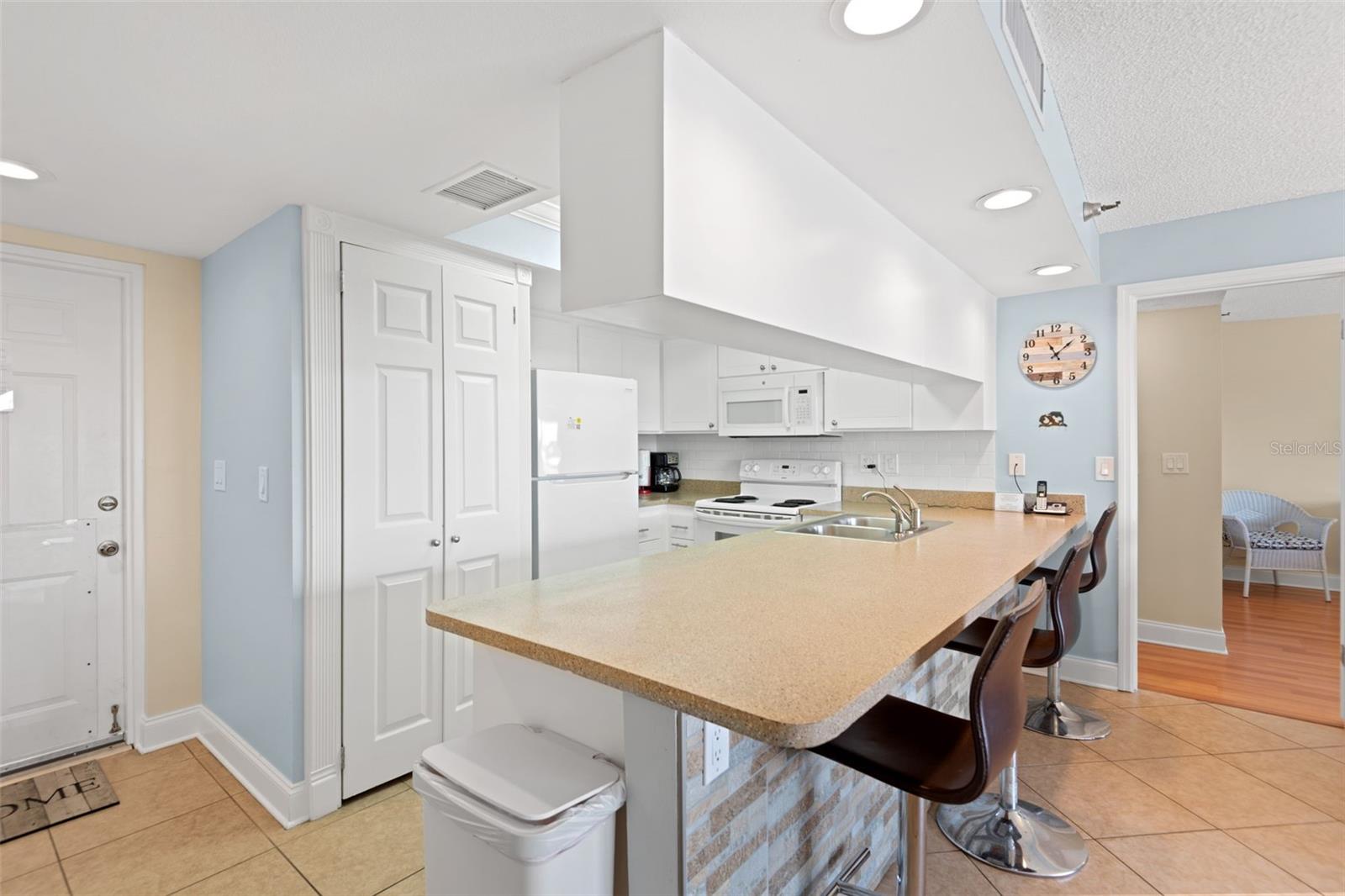 COLLWOOD THE CONDO - Residential