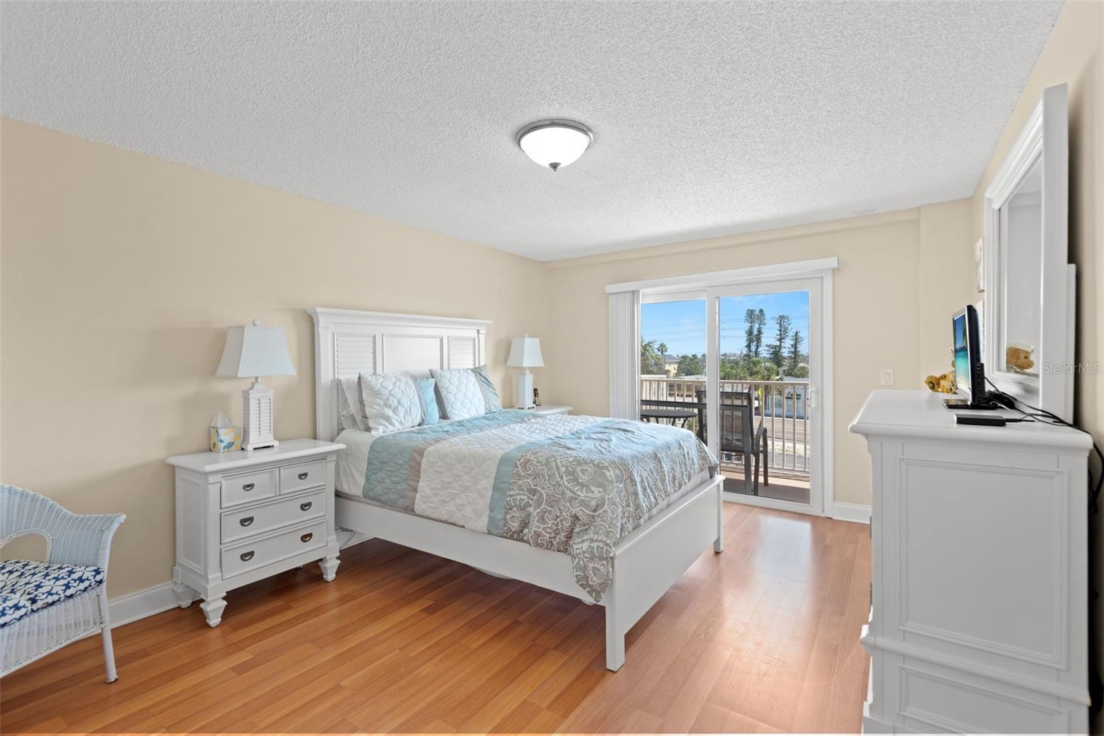 COLLWOOD THE CONDO - Residential