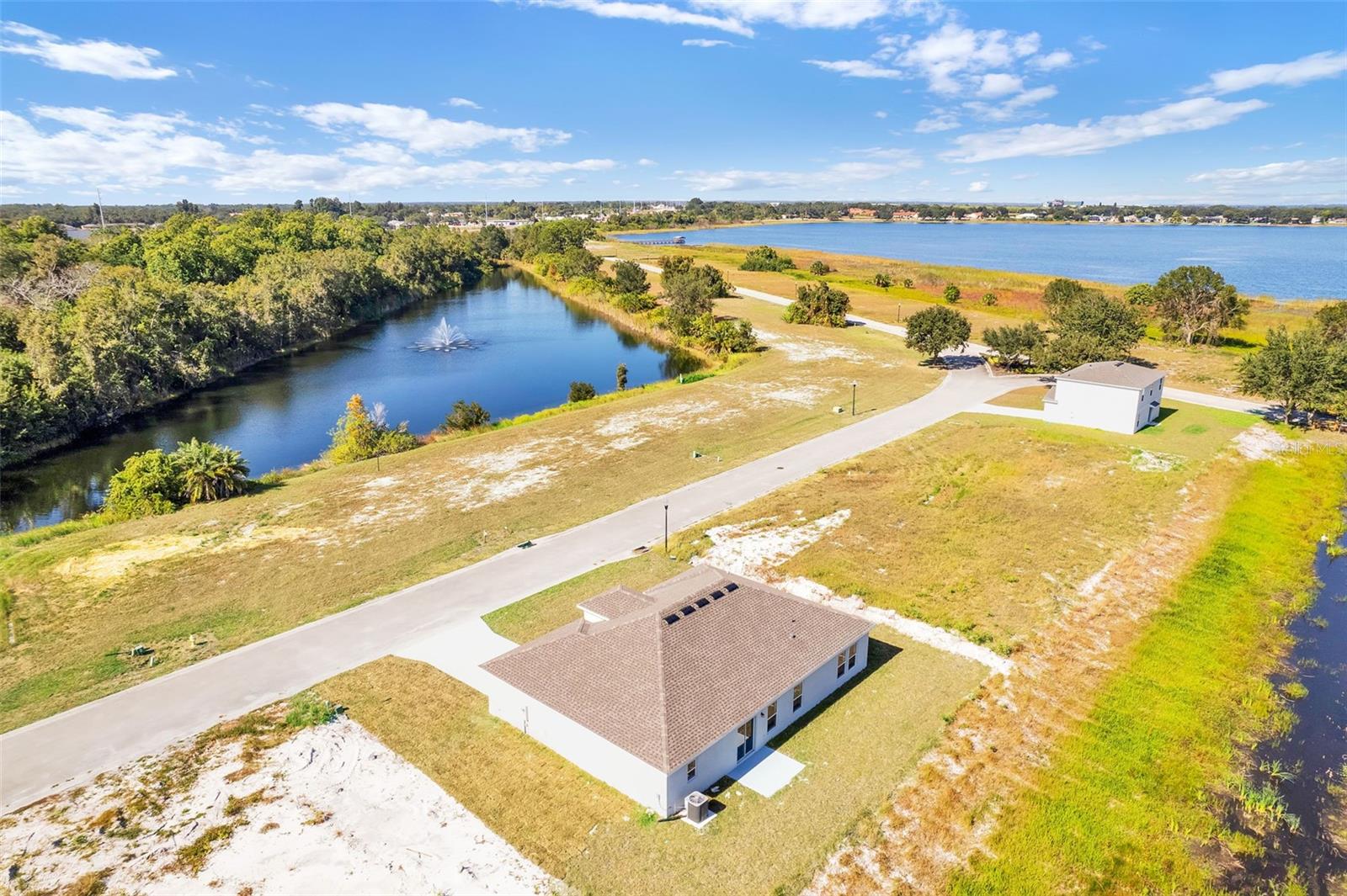 GRAND OAKS ON LAKE DAMON - Residential