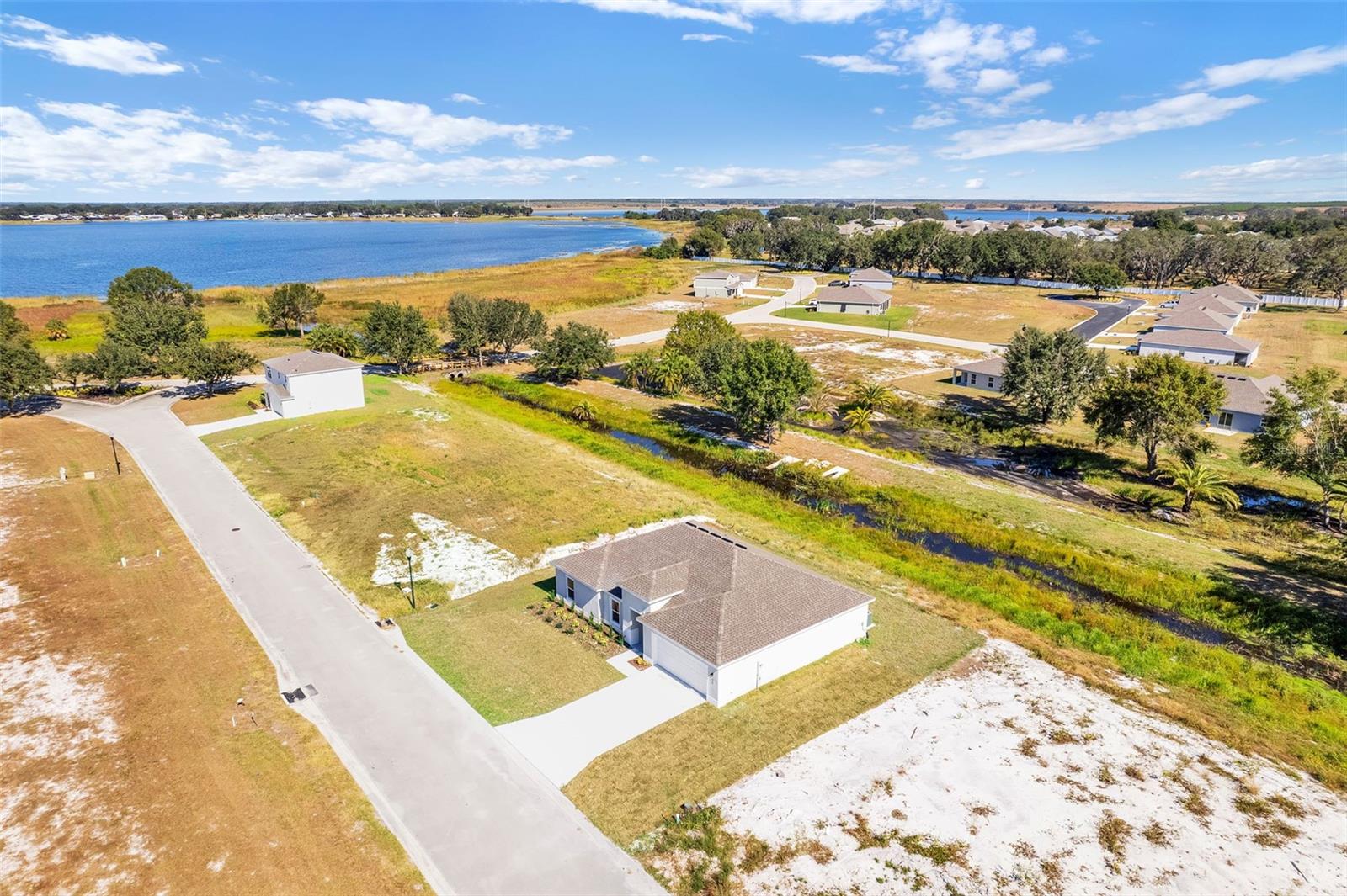 GRAND OAKS ON LAKE DAMON - Residential