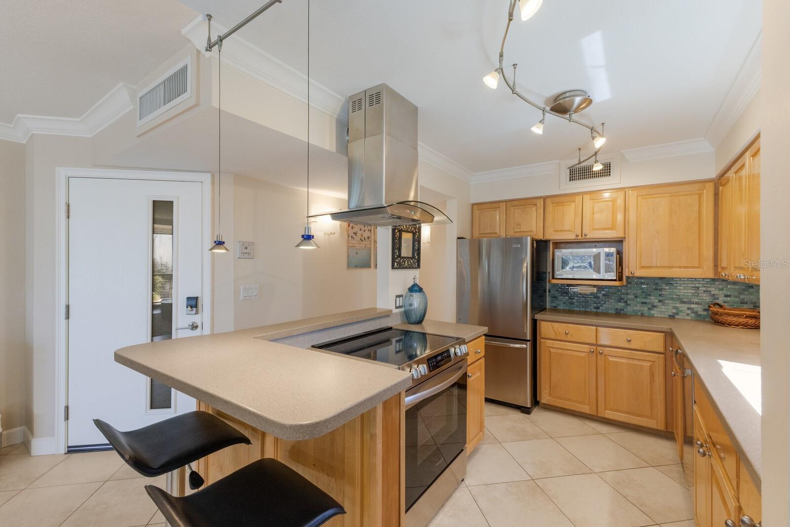WEST WINDS OF HOLMES BEACH II - Residential