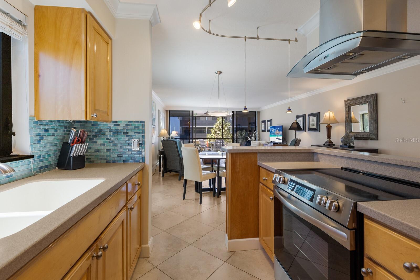 WEST WINDS OF HOLMES BEACH II - Residential