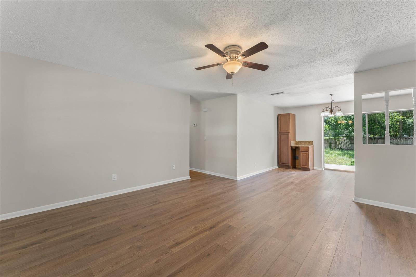 635 VINCENT DRIVE