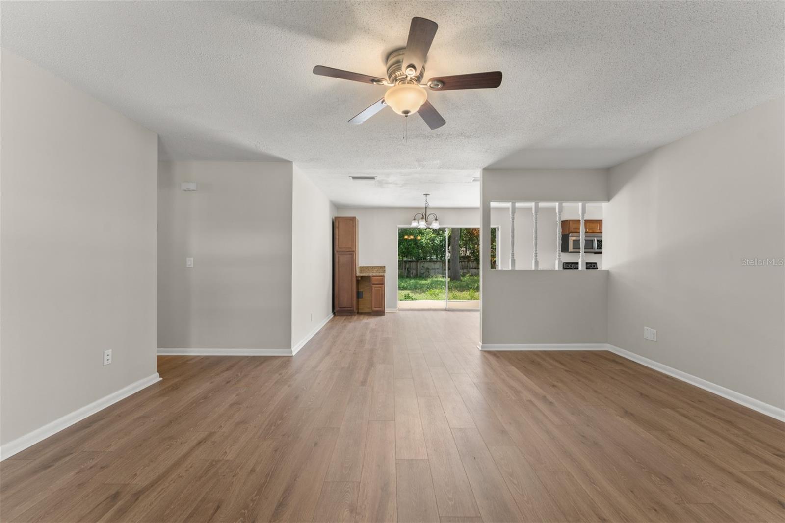 635 VINCENT DRIVE