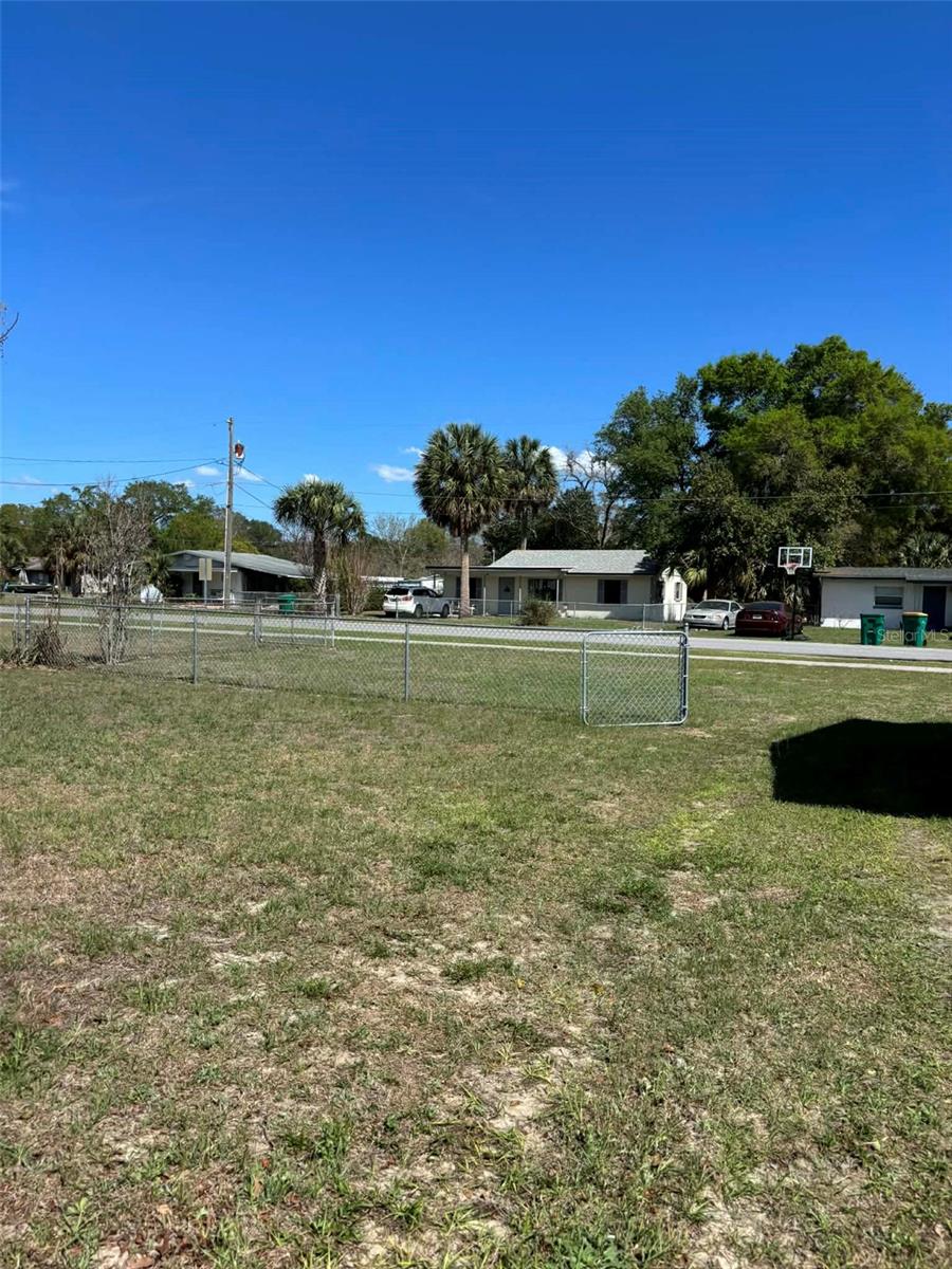 FRUITLAND PARK PARK ACRES - Residential