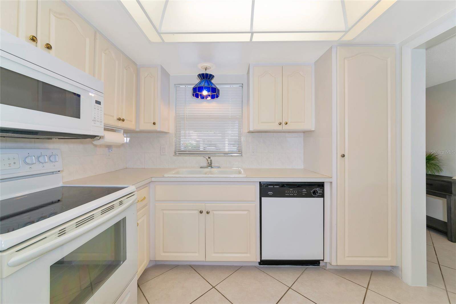 STRATHMORE RIVERSIDE III - Residential