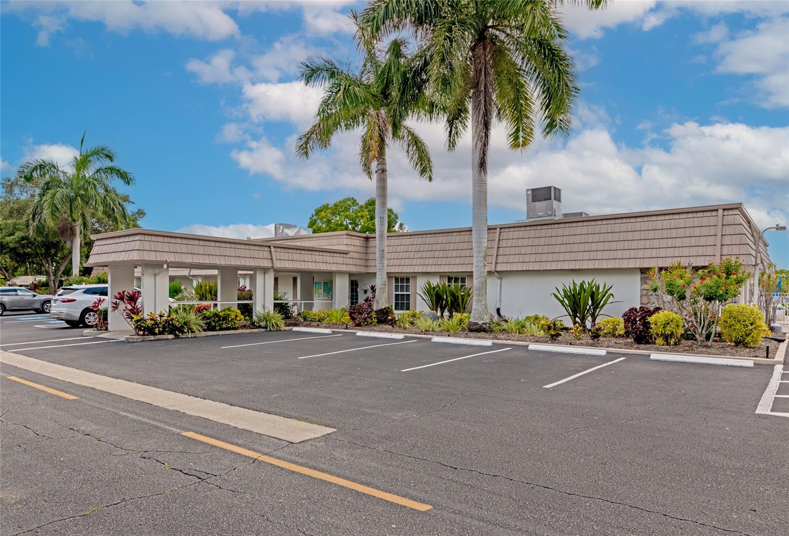 STRATHMORE RIVERSIDE III - Residential