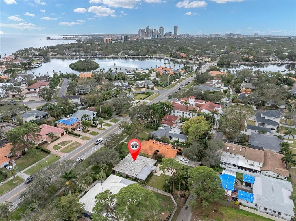 Photo of 266 Snell Isle Boulevard NE, St Petersburg, FL 33704 (MLS # TB8337345)