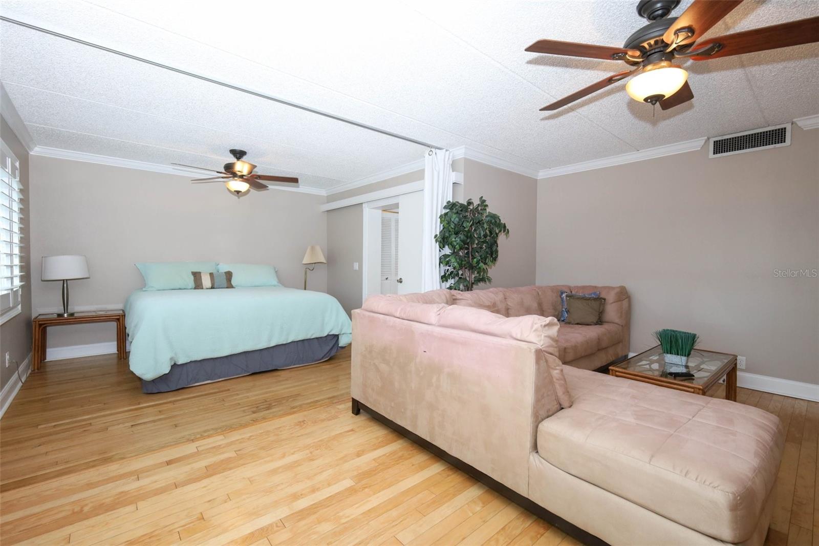 VENEZIA UNIT 04 - Residential