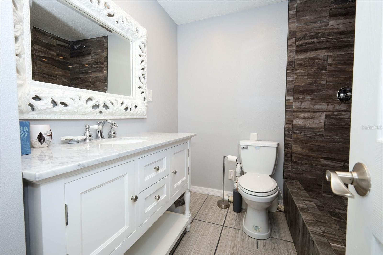 VENEZIA UNIT 04 - Residential